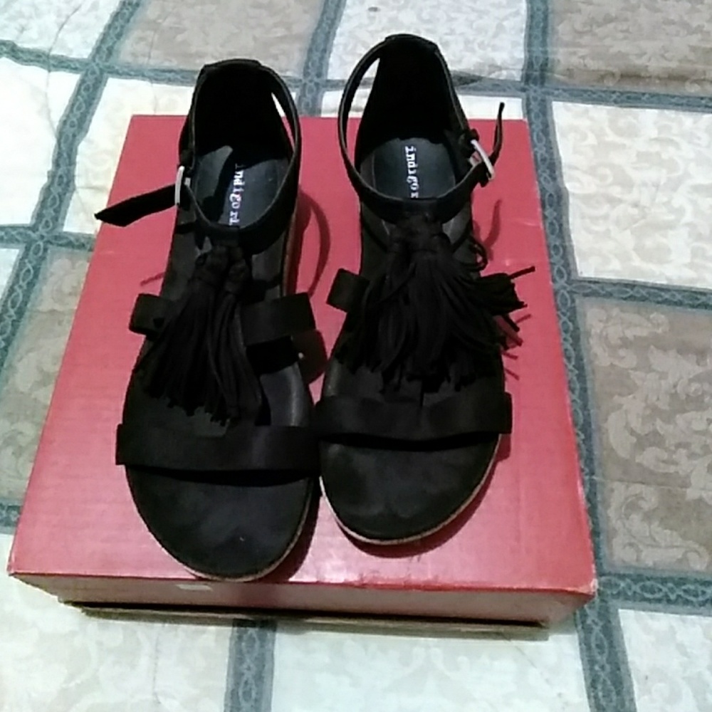 Sandals - Picture 2 of 7